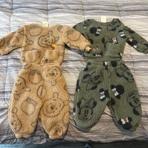 Baby girl Disney baby fuzzy outfit